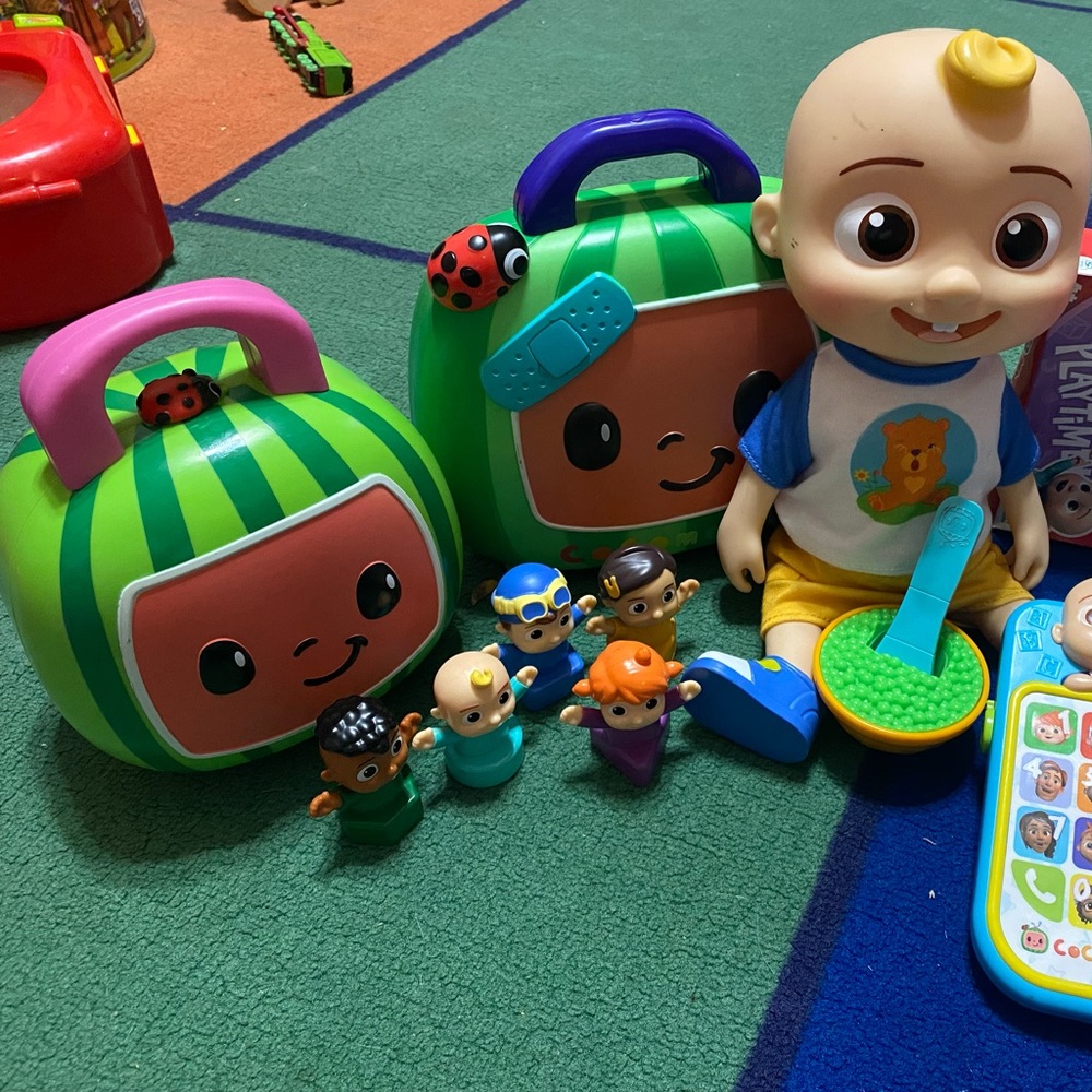 Huge Cocomelon lot